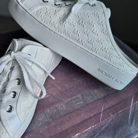 Michael Kors White Denim Platform Mules - Picture 2 of 9